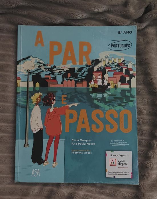 Manual e caderno de atividades de português 8°ano