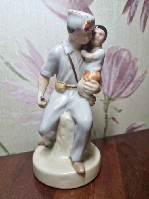 Фарфоровые статуэтки.  Фигурки.  Антиквариат. Фарфор. Порцеляна.  СССР