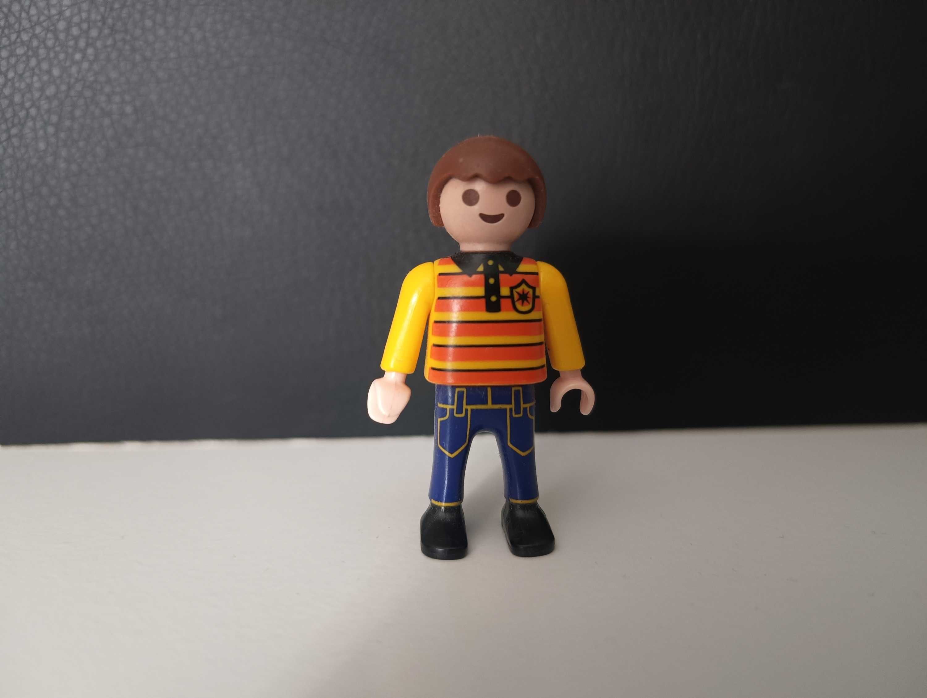 Playmobil 4 minifigurki chłopiec na rowerze, nastolatek, skrzat, kotek