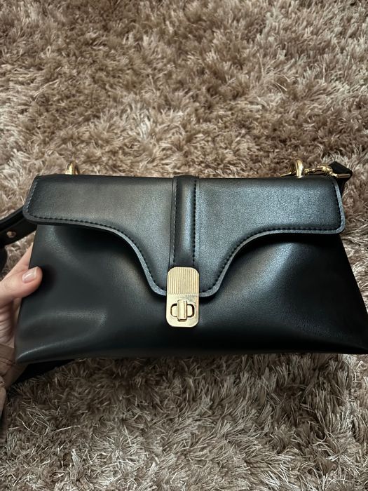 Сумка чорна, середнього розміру