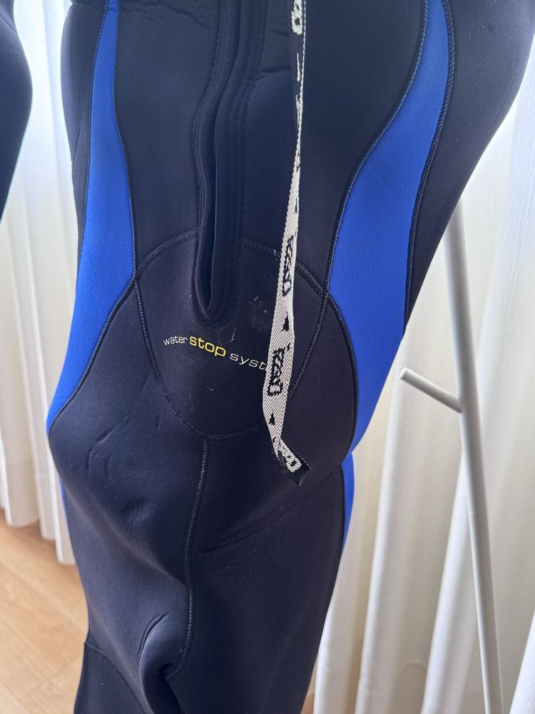 Vendo fato de mergulho semi seco Cressi