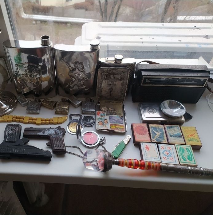 фонарик,часы зажигалки вещи из прошлого