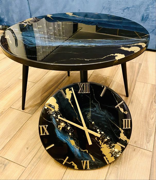 Zestaw stolik i zegar