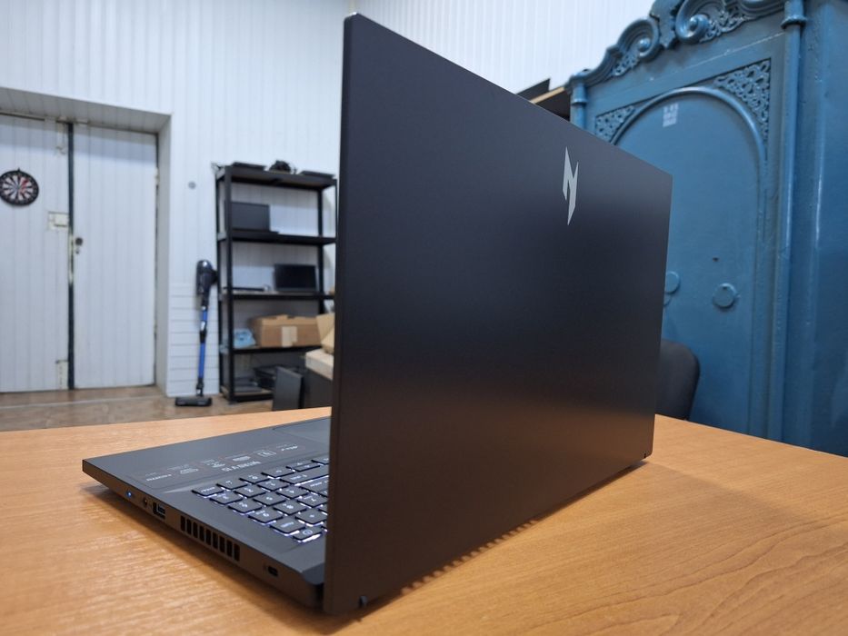 Acer Nitro V 15 ANV15-41 Ryzen 5 7535HS RTX 3050 6Gb DDR5 16Gb SSD 512