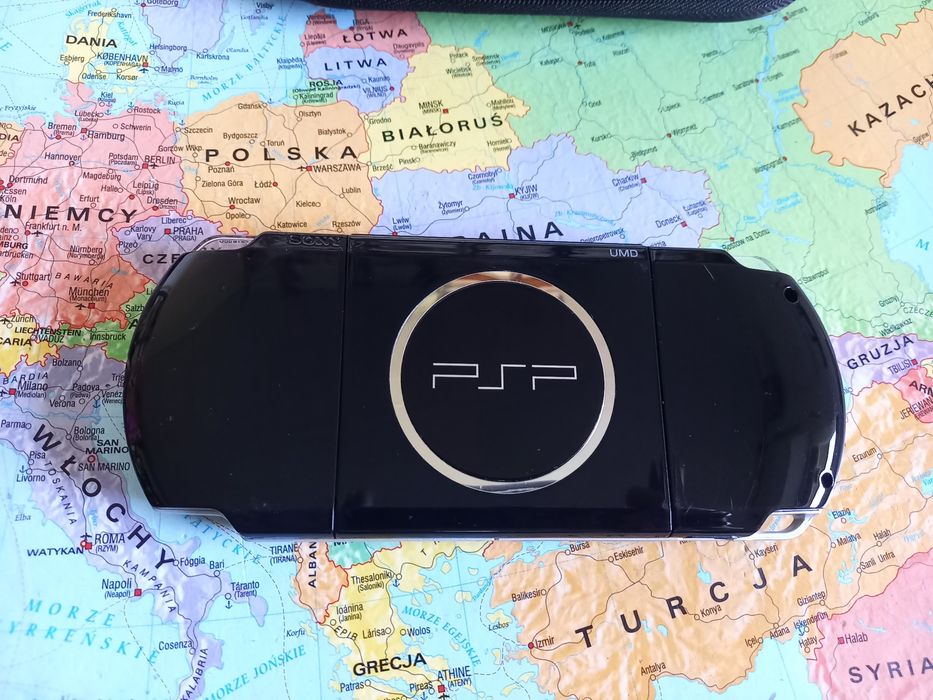 Konsola Sony psp 3004 (3000)  slim piano black 16gb 53gry stan BDB