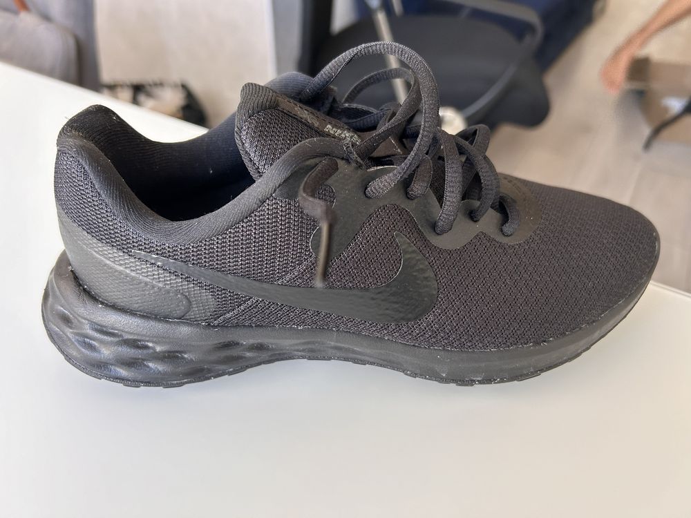 Продам нові кросівки nike eur 39