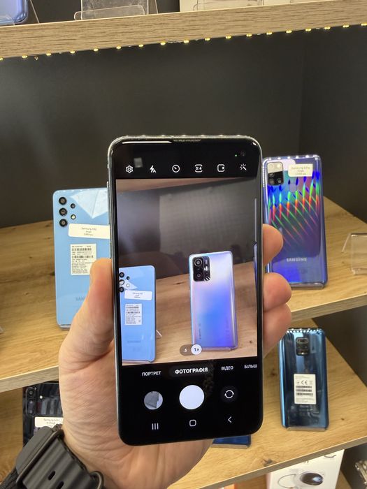 Samsung Galaxy S10e 6/128GB — компактний флагман у чудовому стані