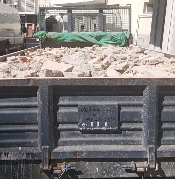 ENTULHO 100% LIMPO com entrega gratuita em toda a área metropolitana