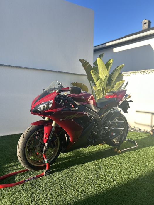 Yamaha R1 (2004)