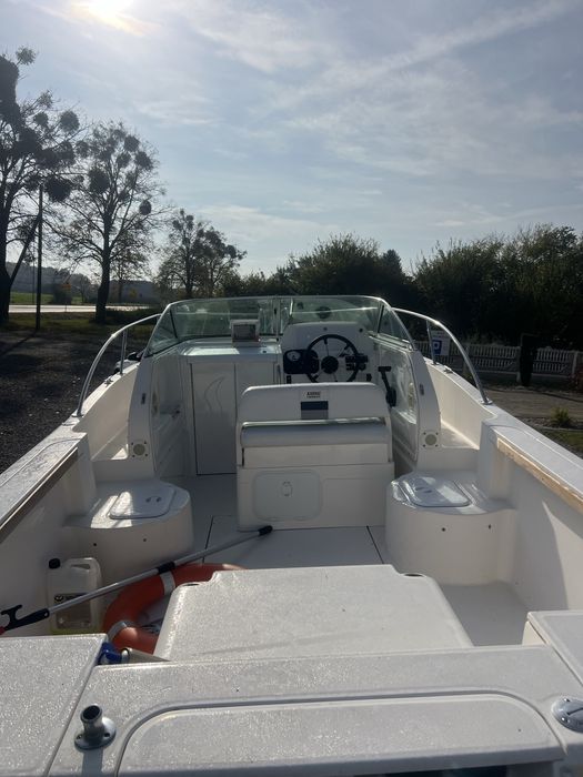 Sprzedam łódź Karnic 7m 1.7 mercuiser mozliwa zamiana