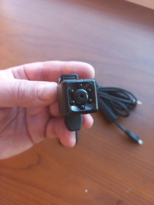 Петличная камера.