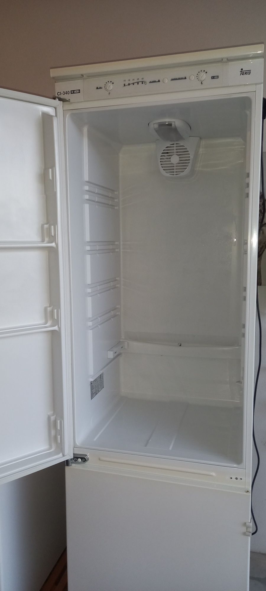 Frigorífico Encastrável Teka CI-340 – 260L – Excelente Estado