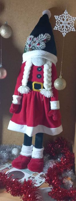 У наявності дуже милі новорічні гноми, є дівчатка та хлопчики.