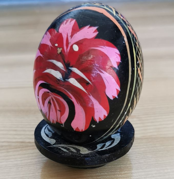 Jajo drewniane wielkanocne.