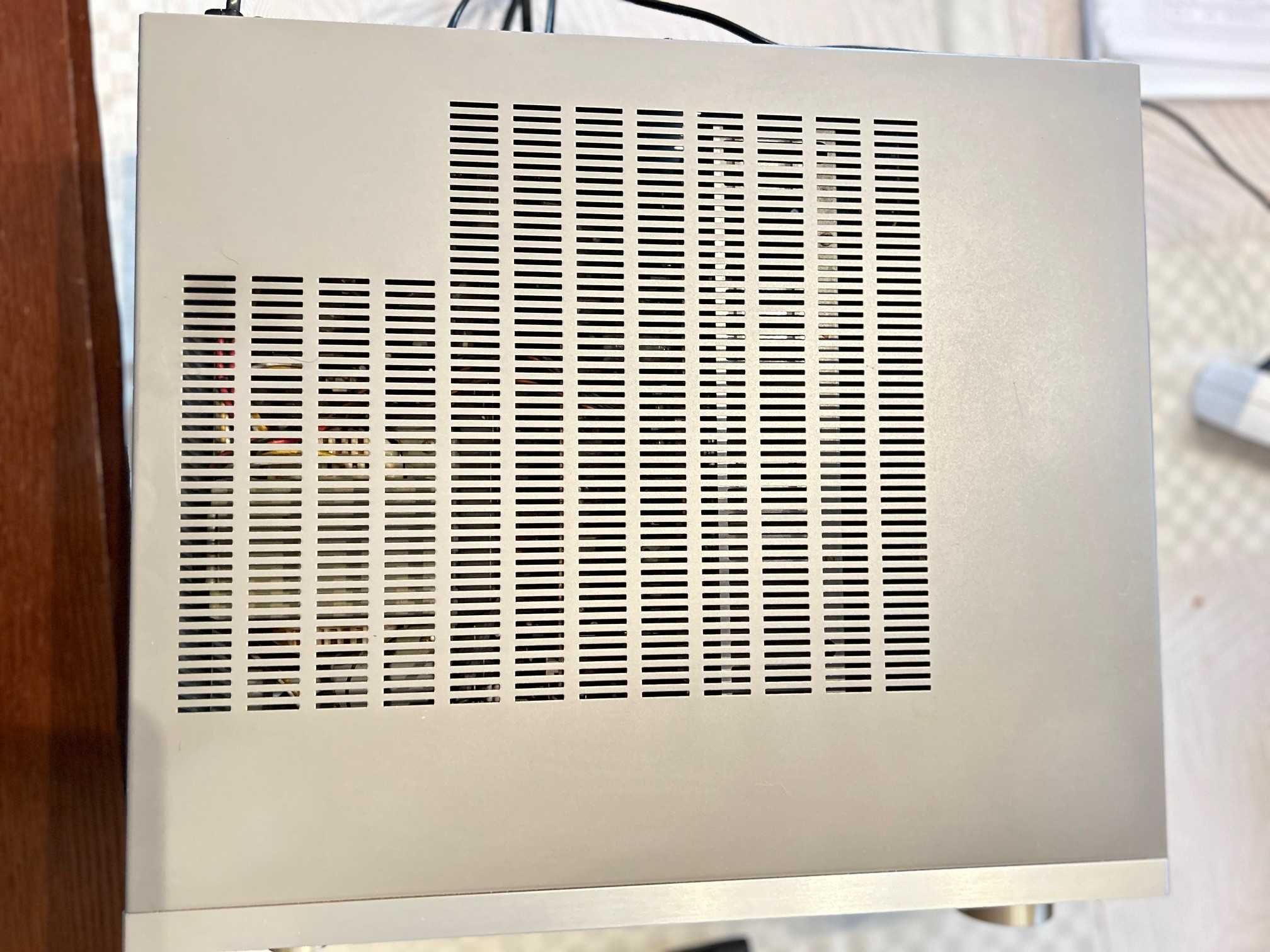 DENON Amplituner AVR-1800