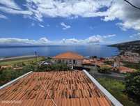 Terreno com Três Casas com Vista Mar Deslumbrante - Santa Cruz