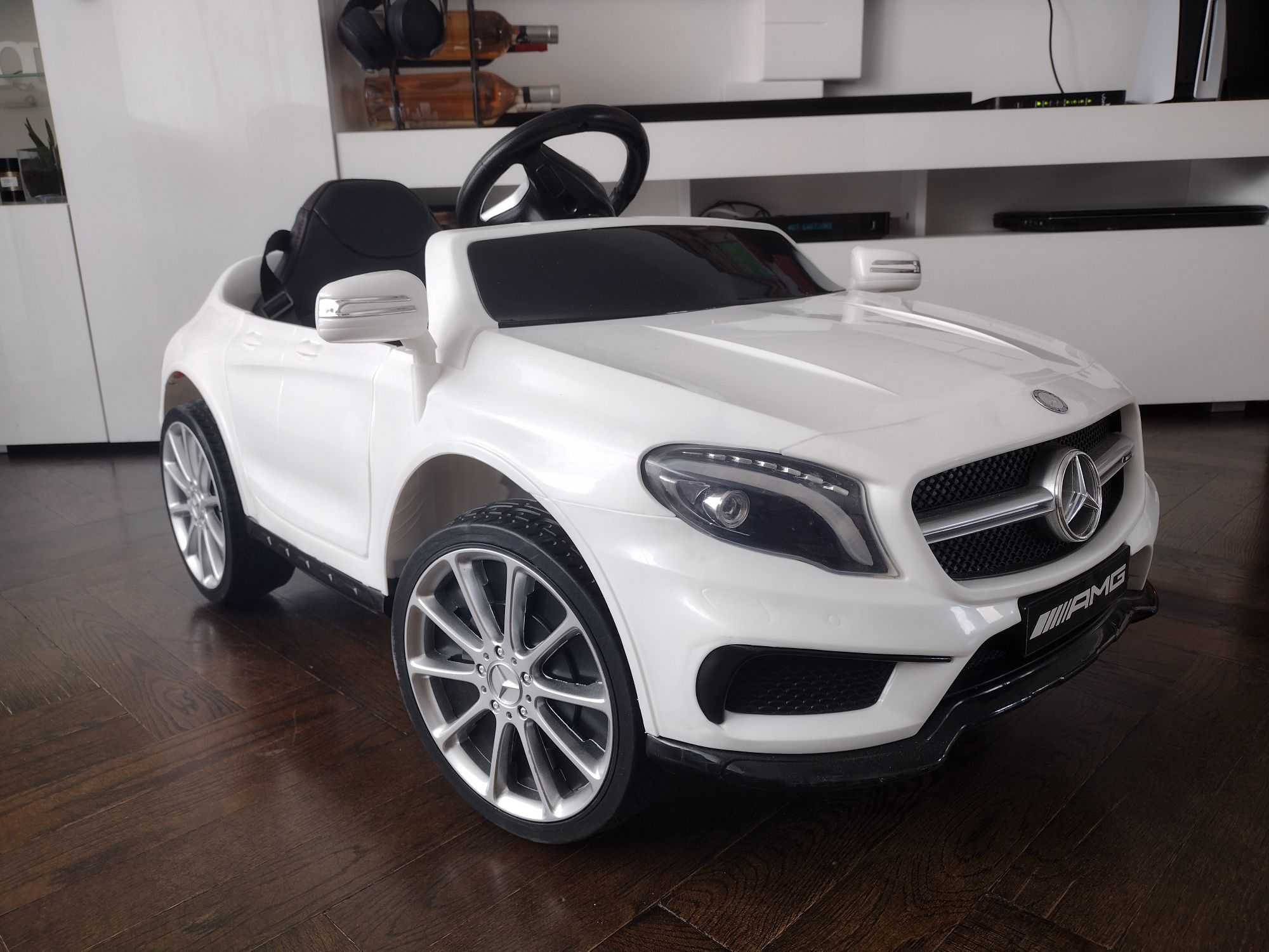 Mercedes białe autko na akumulator