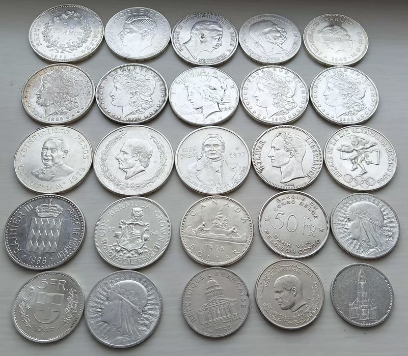 Продам срібні монети великого розміру рідкісні
