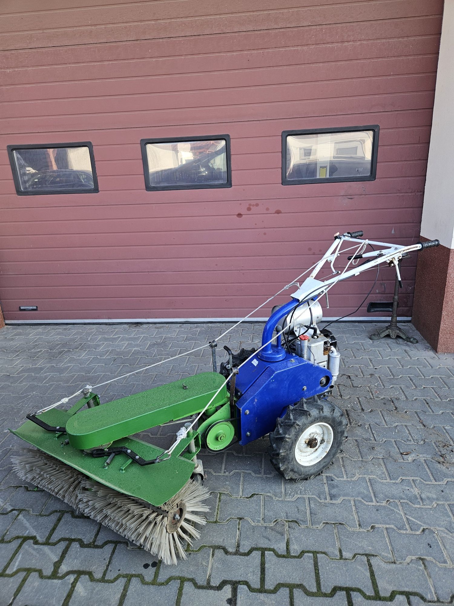 Zamiatarka spalinowa Tielbürger T77