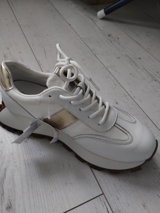 Sprzedam nowe adidasy damskie skórzane rozmiar 41