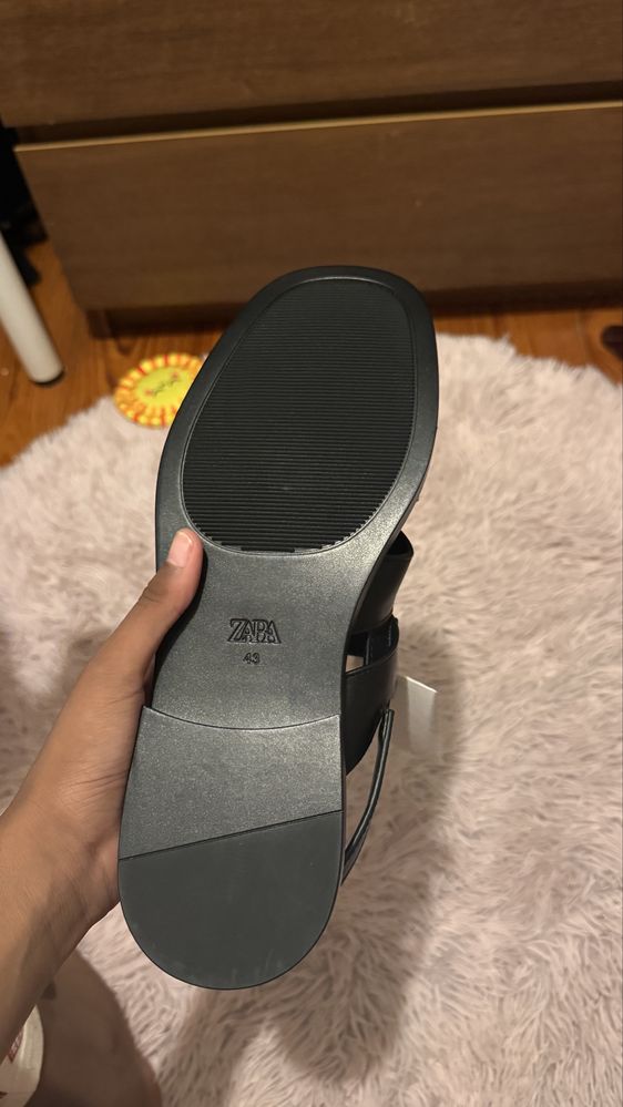 Sandalia de homem Zara novas com etiqueta