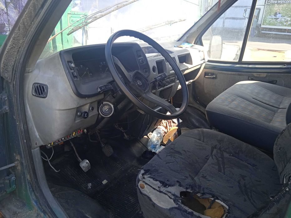 Вантажний фургон автомобіль Газель АА3515НР.