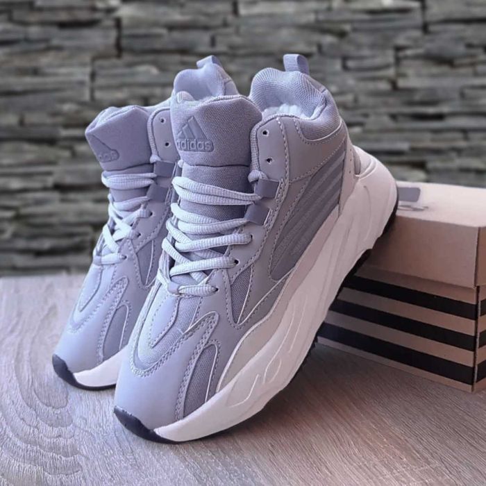 Кроссовки женские на зиму с мехом Adidas Yeezy Boost 700 High (23 см)