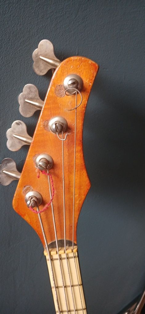 Gitara basowa uzywana