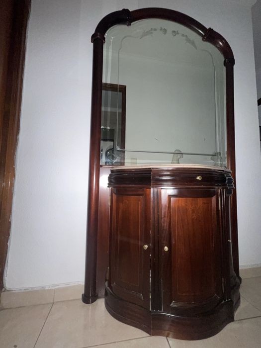 Sapateira em mogno com espelho