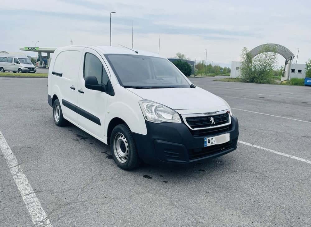 Автомобіль peugeot partner maxi  пробіг