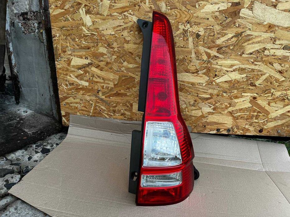 Задній правий фонар задній ліхтар фонарь Honda CR-V 3 Хонда Ц-РВ СРВ 3