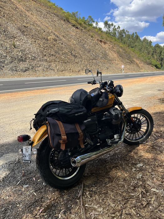 Motoguzzi v9 roamer 2016