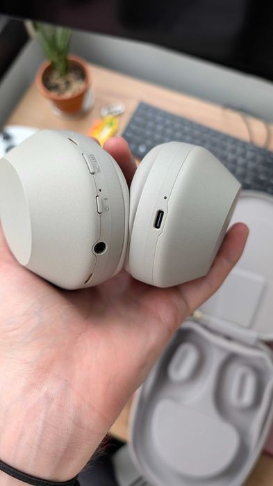 Навушники Bluetooth Sony WH-1000XM5 Silver