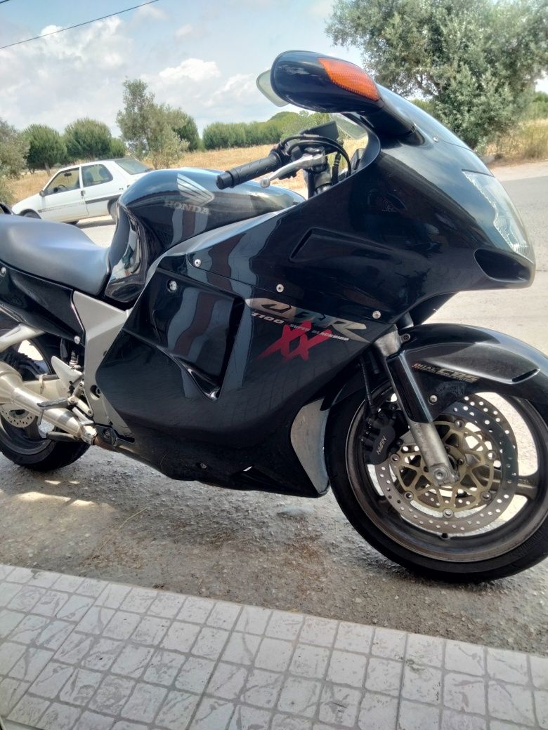 CBR 1100 XX Super Blackbird injeção rigorosamente impecável de tudo!
