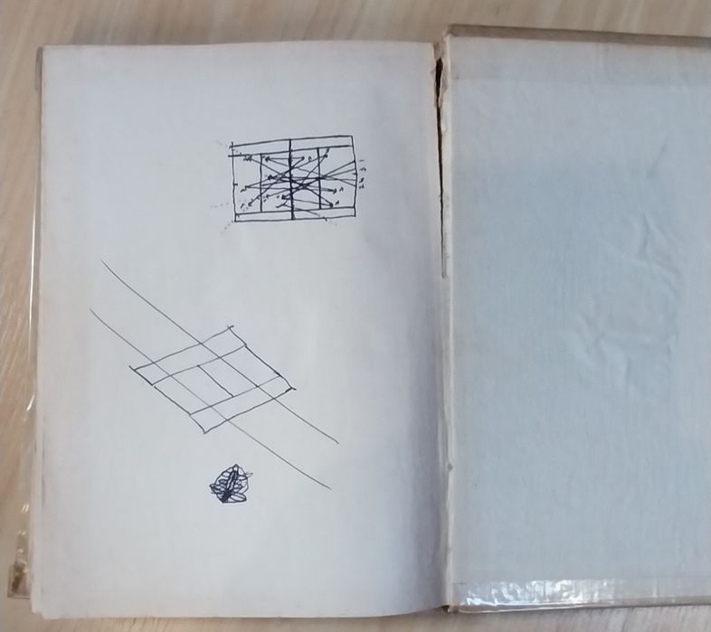 Livro antigo da Livraria Cruz