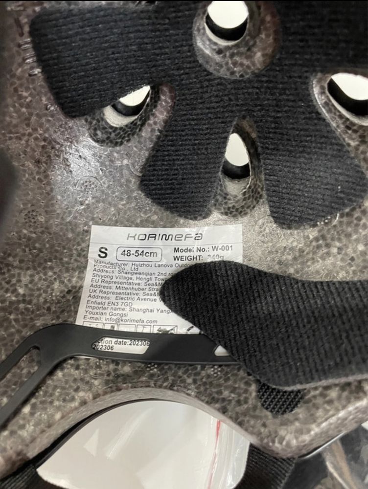 Korimefa kask i zestaw ochraniaczy 48-54 cm