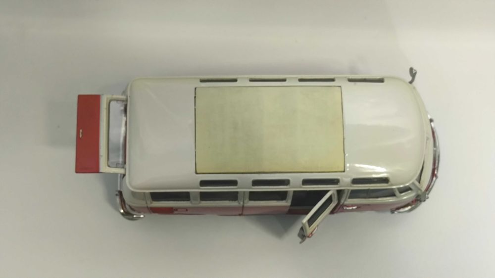 Модель, машинка Volkswagen Van Samba 1.24 Maisto Red