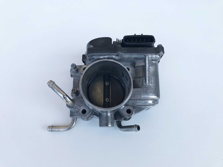 Дросельна заслонка Toyota Avensis T22. RAV4 - 2.0 (1AZ-FSE)