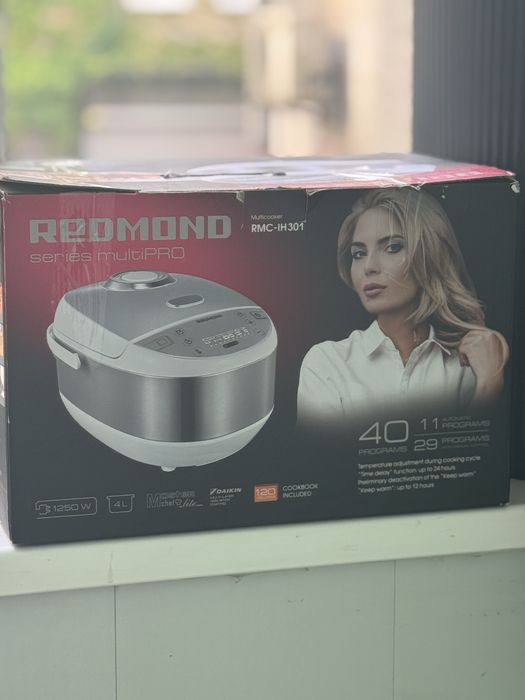 Мультиварка Redmond RMC-IH301