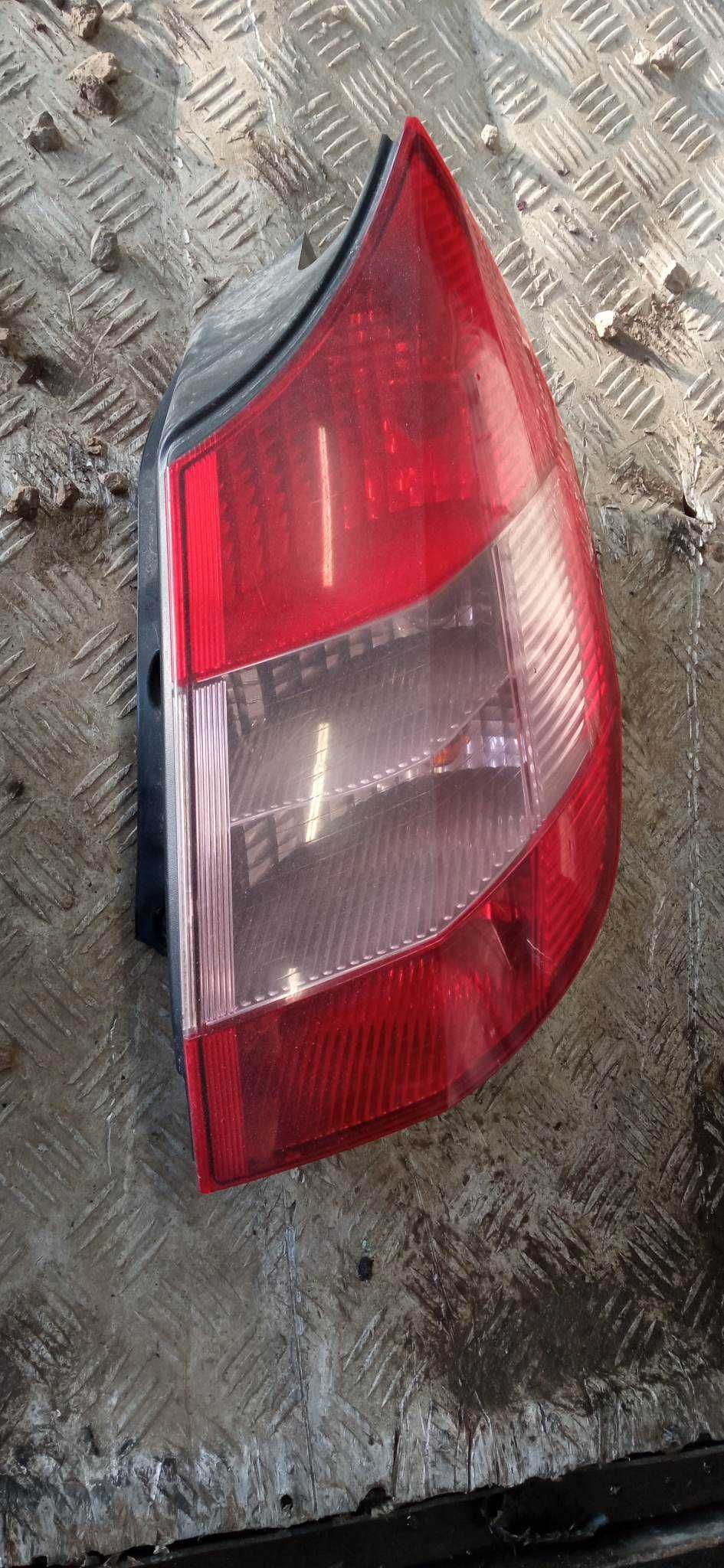 lampy tylne lampa tylna renault scenic II