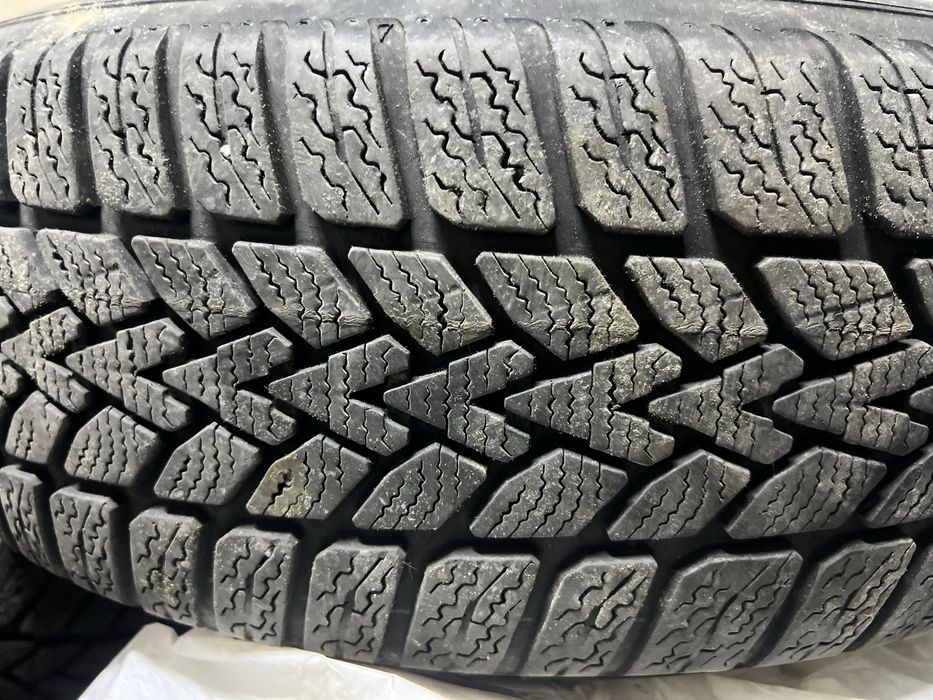 Зимова резина 195 /65 R15 Dunlop Response разом з дисками BMW