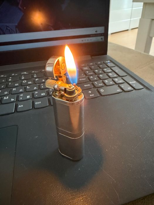 Зажигалка винтаж