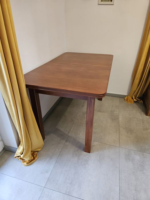 Stół drewniany rozkładany