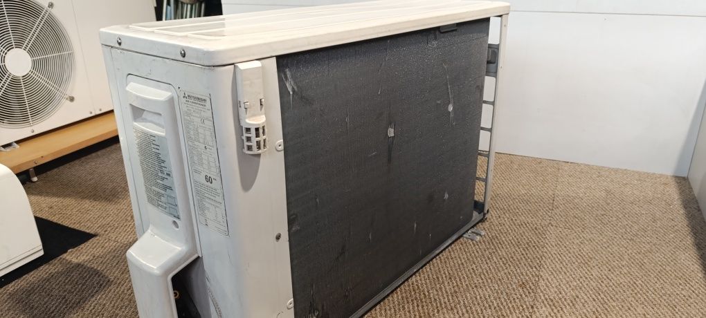 Klimatyzacja zewnętrzna z funkcją grzania 2,5 Kw, Mitsubishi.