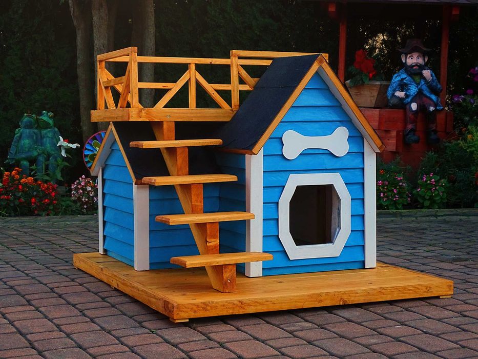 Buda dla psa z tarasem w stylu skandynawskim