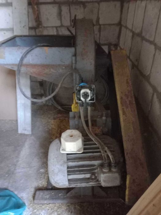 Młynek bijakowy do zboża