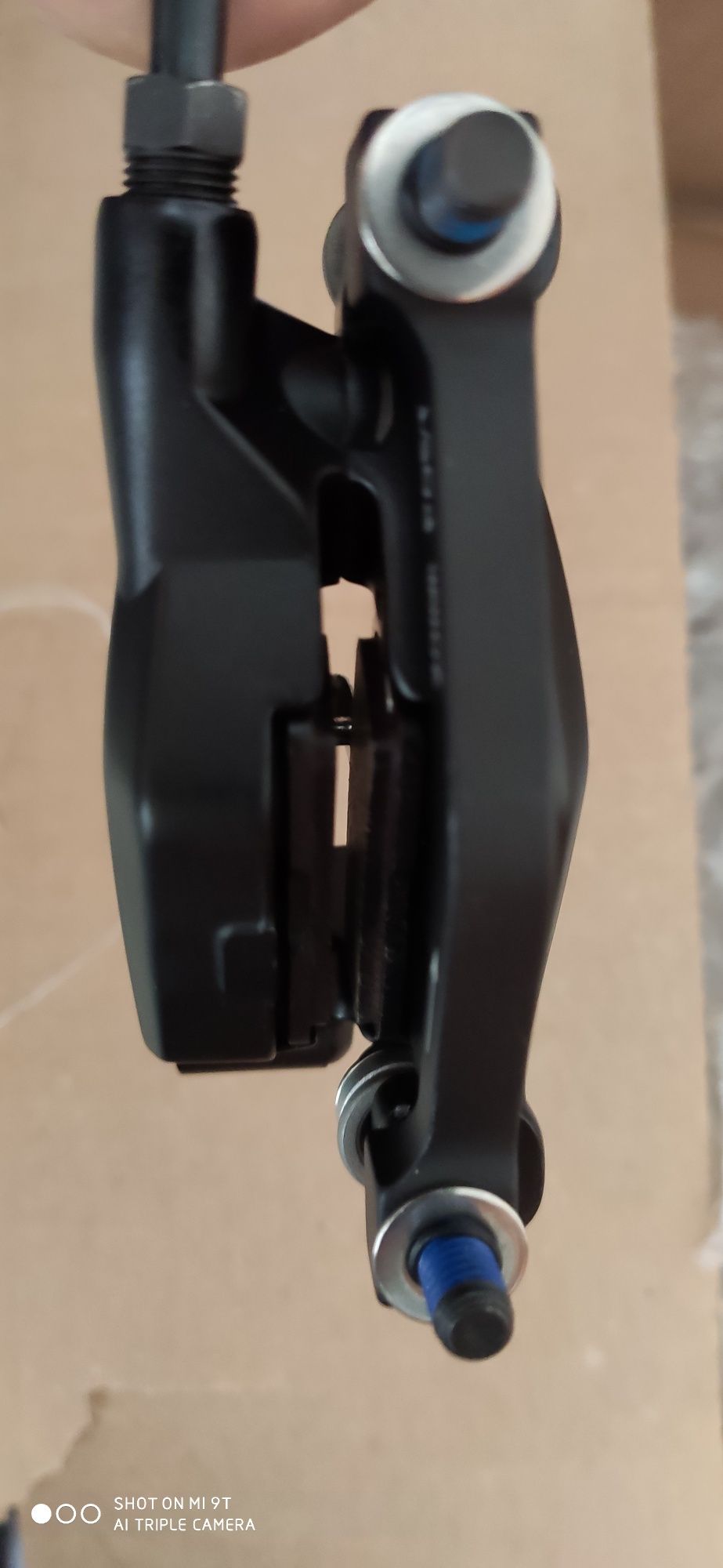 Hamulce zaciski SRAM DB8