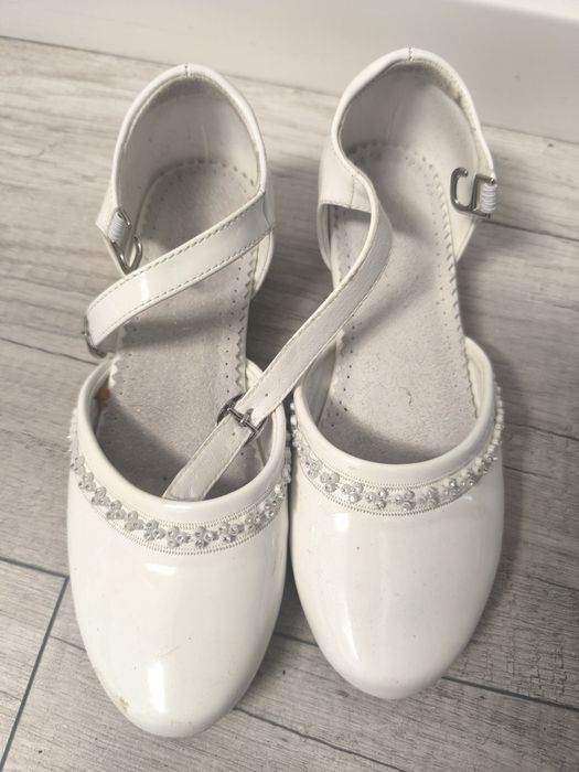 Buty dziecięce białe komunijne