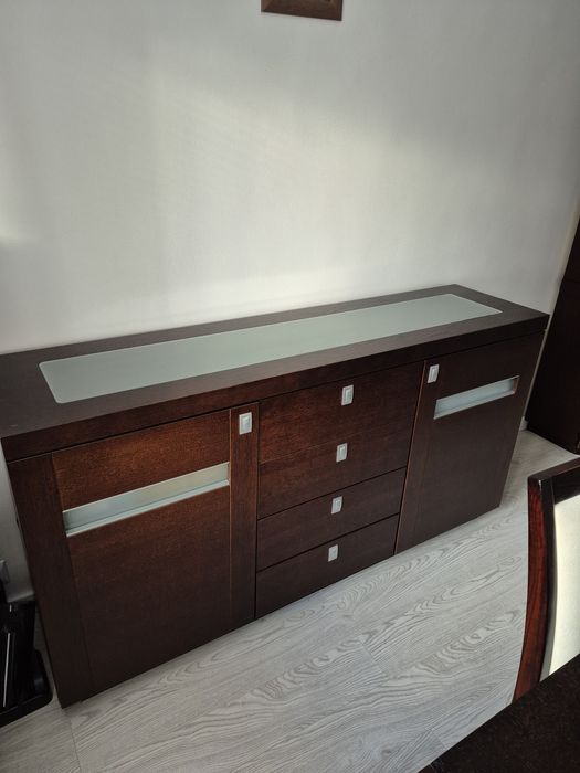 Komoda do jadalni i salonu.