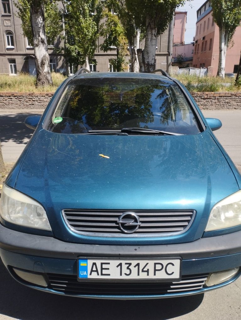 Продаж авто Opel zafira 2002г